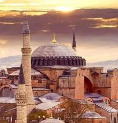 Who built Hagia Sophia When Hagia Sophia Museum was built? Story of Hagia Sophia sophia museum into a mosque