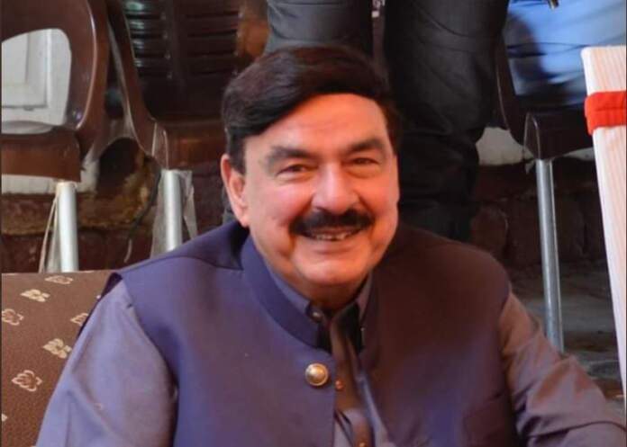 railway minister sheikh rashid attack Bilawal Bhutto Zardari Party threw eggs