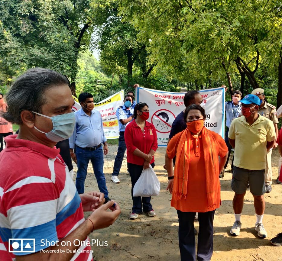 NDMC organises anti spitting cum anti without mask awareness and challaning Drive in Nehru Park at Chankyapuri.