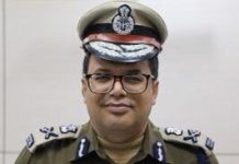 Yogi government removed Lucknow police commissioner