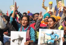 Farmer protests: slogans continue on Delhi border