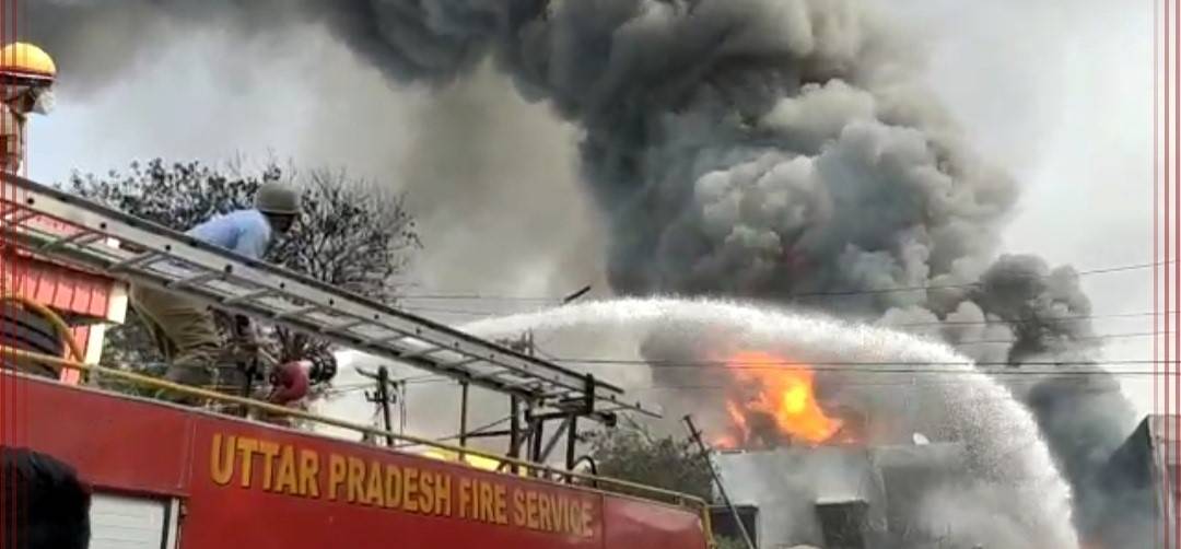 Ghaziabad factory caught fire, factory exploded in drums.