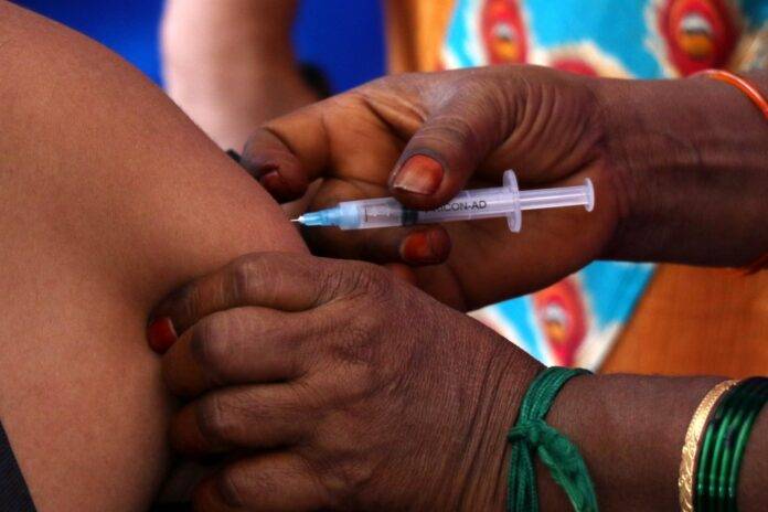 Tamil Nadu: Construction Workers Welfare Board raised the cost of vaccination of workers