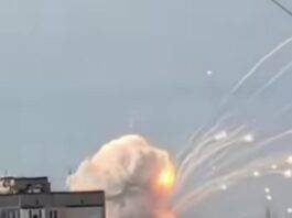 Central Kiev is shaking with the sound of explosives