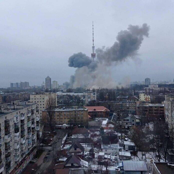 Russian attacks on Ukraine continue, reports of explosions in Kyiv