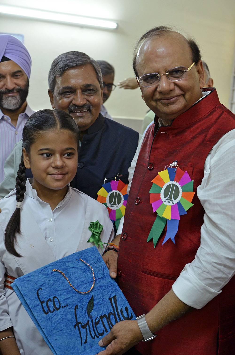 LG Delhi at Atal Adarsh Bengali Balika science lab NDMC