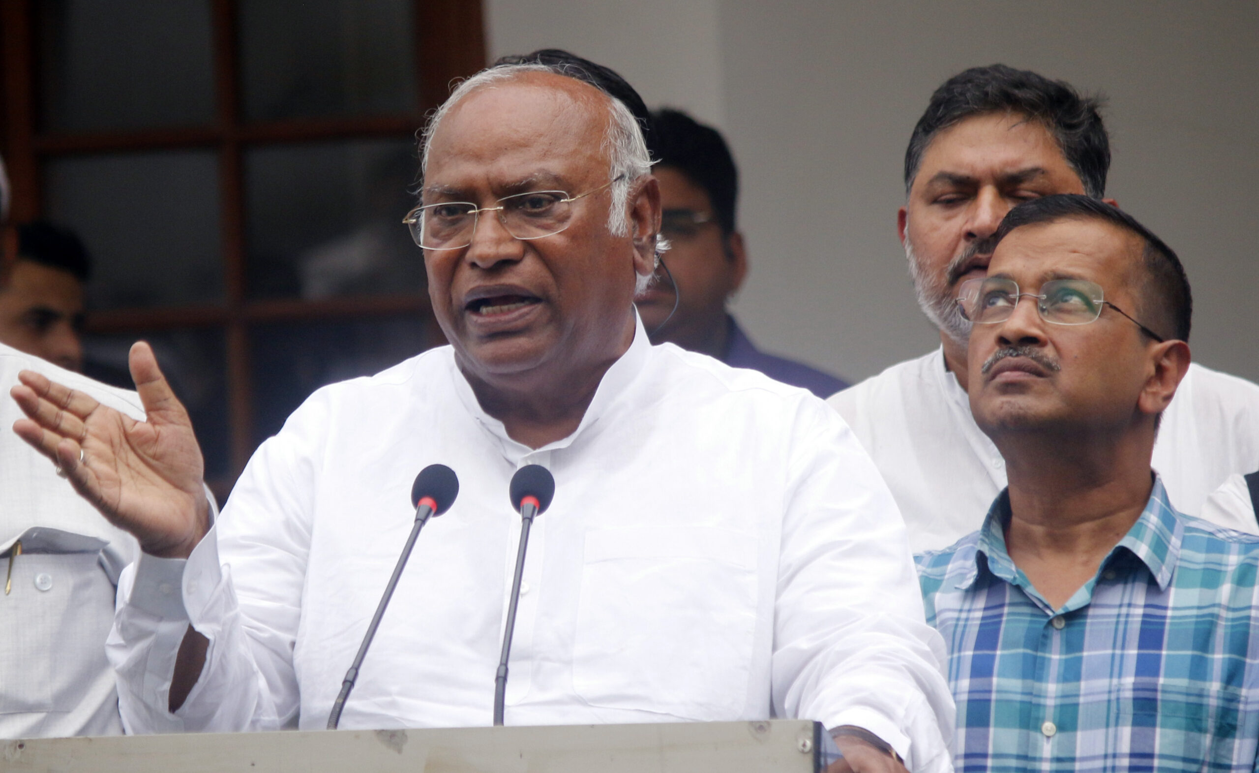 New Delhi: Congress President Mallikarjun Kharge, Delhi Chief Minister and AAP chief Arvind Kejriwal, JMM leader Kalpana Soren, DMK leader TR Baalu, AAP leader Sanjay Singh, RJD leader Tejashwi Yadav, CPI leader D Raja and others during a press conference