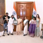 Singer Hariharan meets President Murmu; presents a special vinyl edition of 'Vande Mataram' 202610283994155